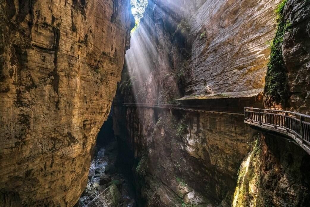 武陵山大裂谷第5张风景照片