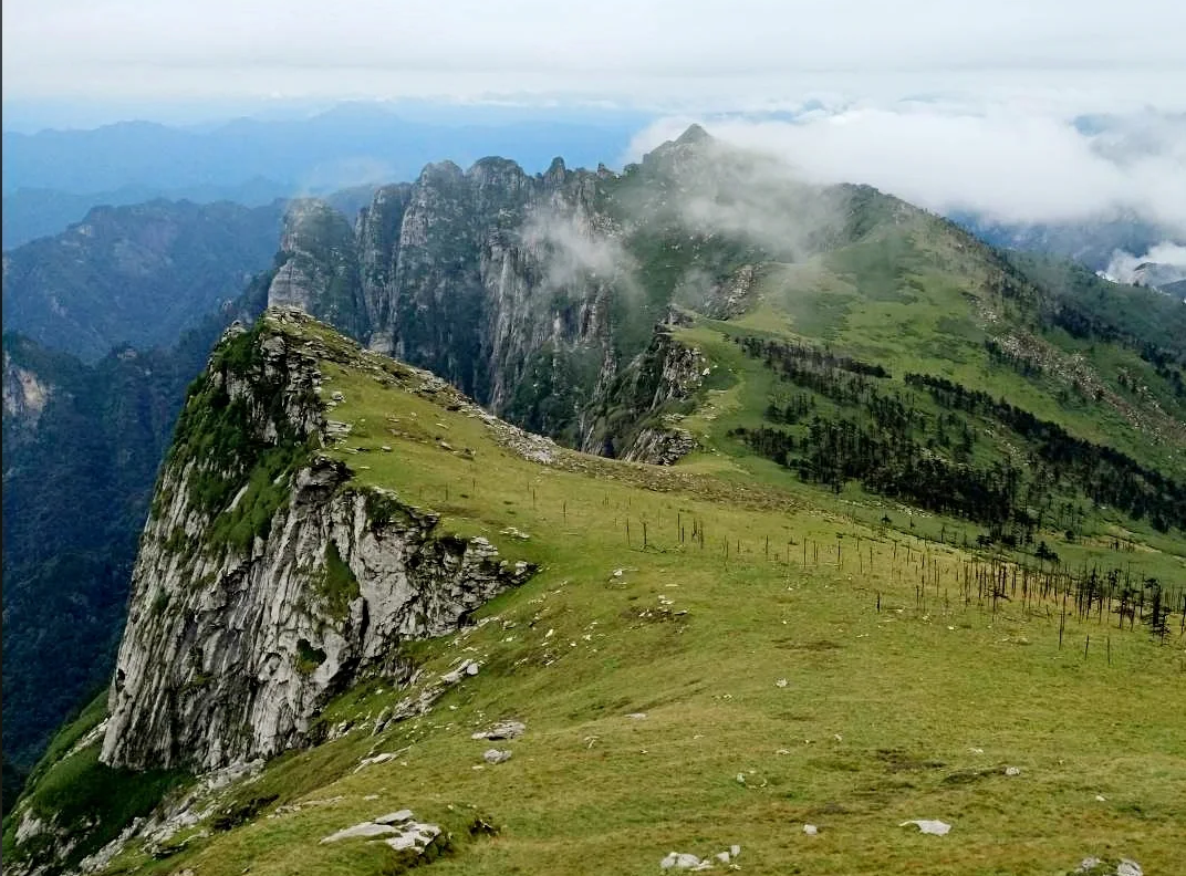秦岭鹿角梁第1张风景照片