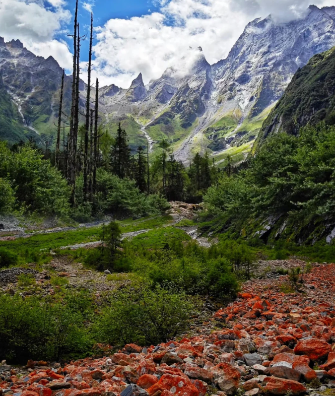 结斯沟穿山洞第4张风景照片